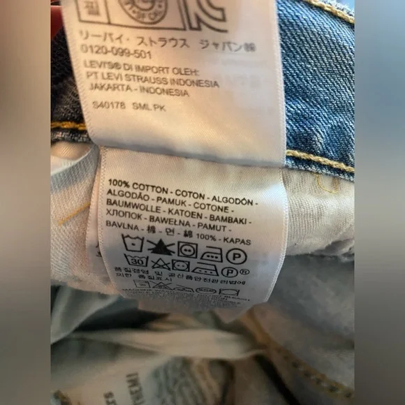 Men’s Light Wash LEVIs Jeans - Size 38x32 - Picture 5 of 7